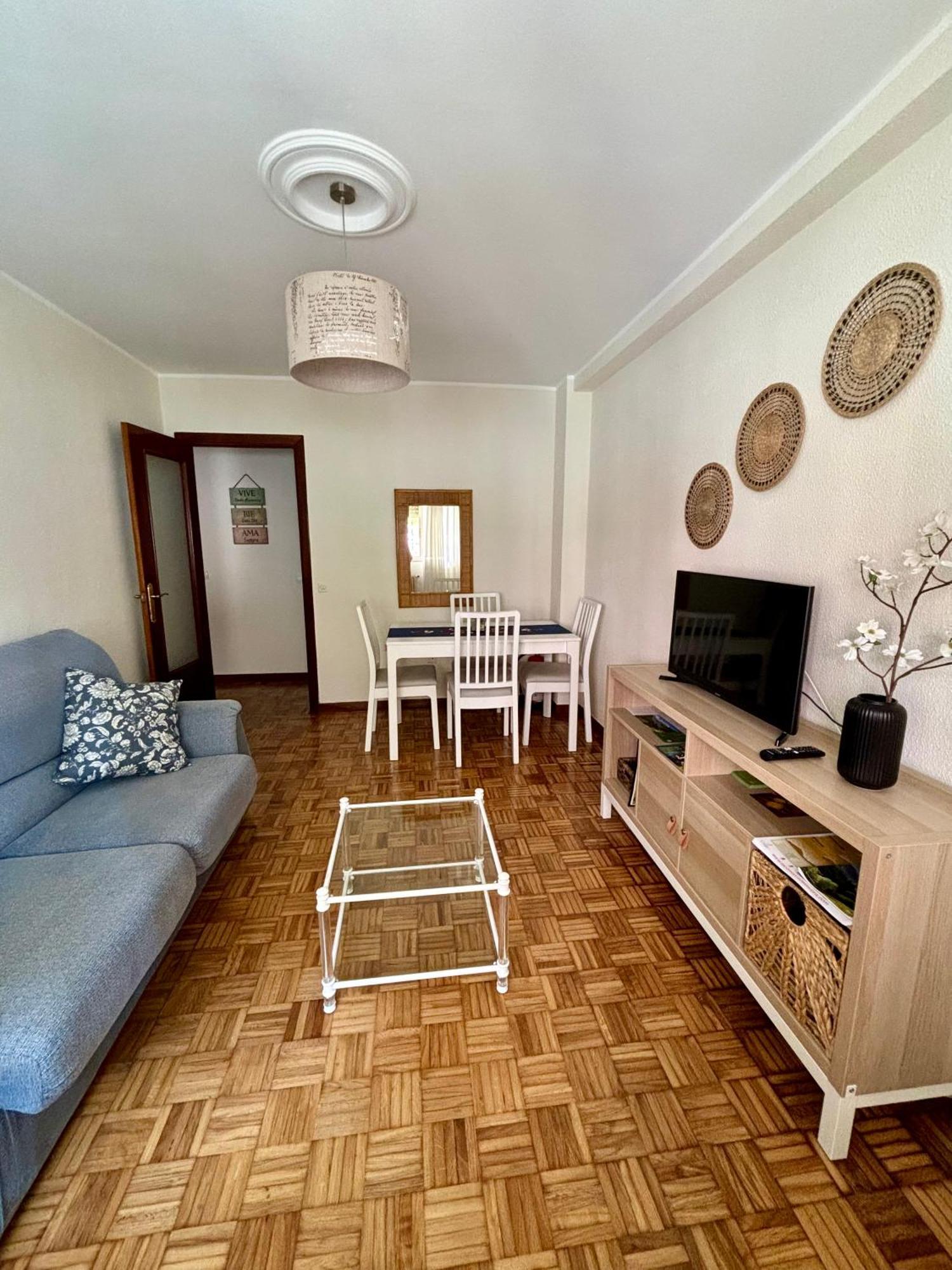 Piso En El Precioso Pueblo De Colunga Appartement Buitenkant foto